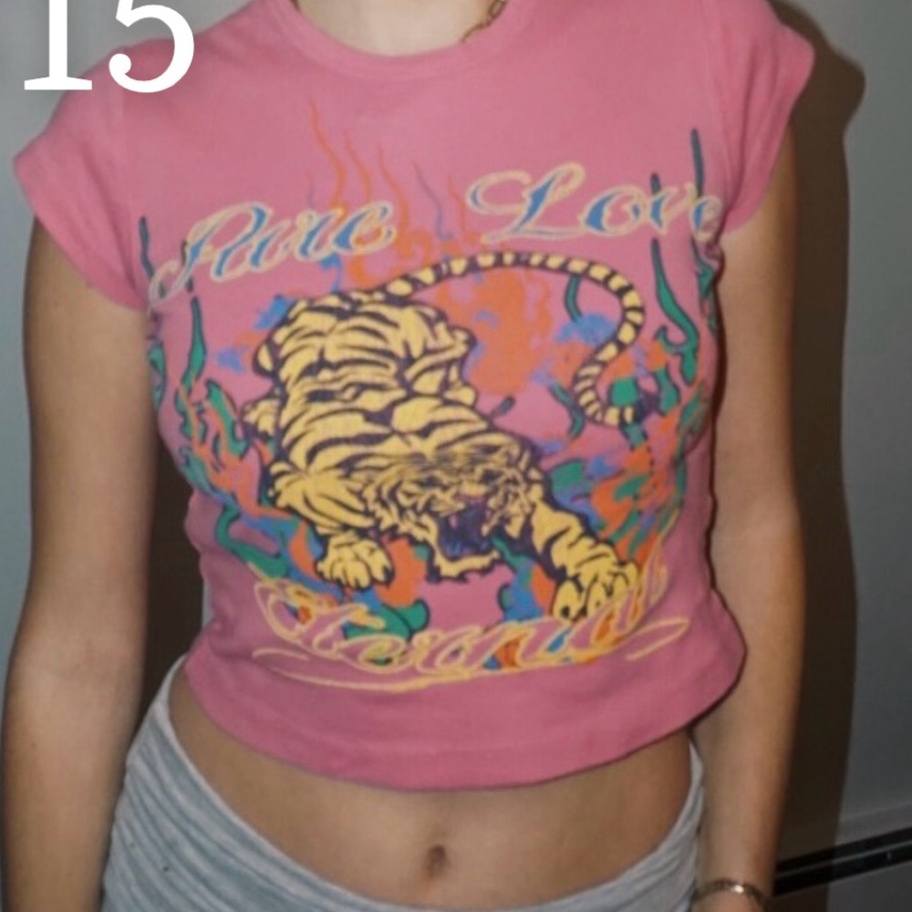 urban outfitters pink baby tee